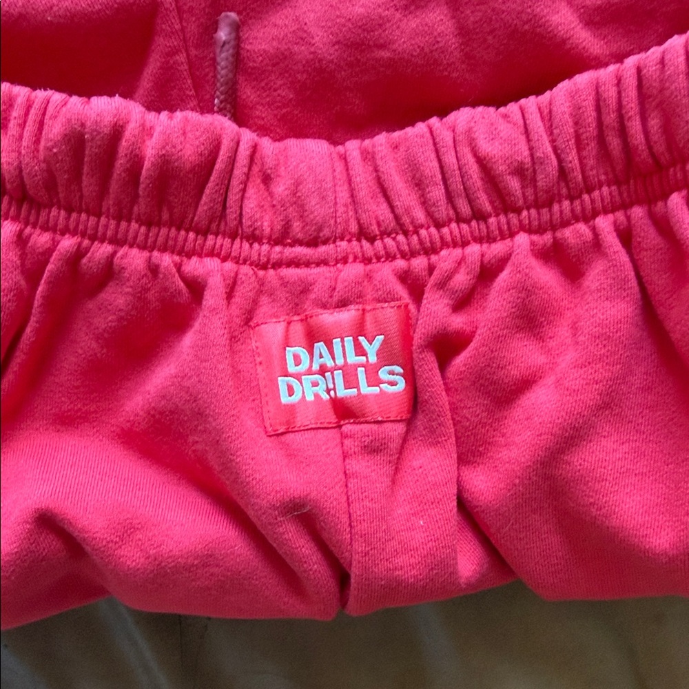 Daily Drills Valentine’s Day sweat set - Picture 2 of 5